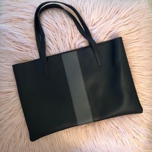 👜👜Vince Camuto Luck Tote👜👜